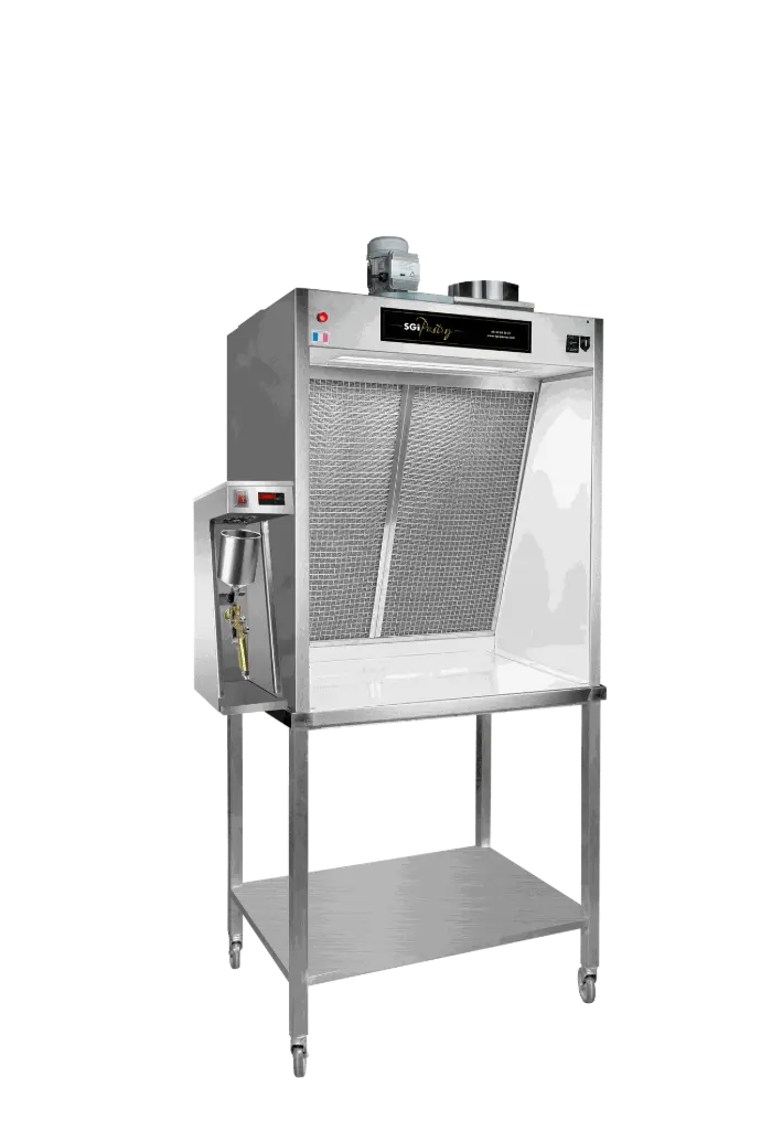 Hotte compacte SGI Pastry sur table inox avec Hot Spray, support pistolet chauffant inox pour maintien du beurre de cacao fluide